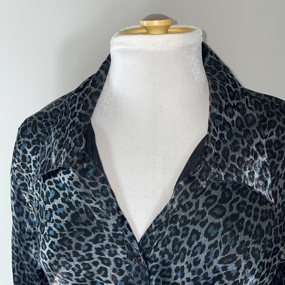 Leopard print button down shirt, women’s size XL - Picture 2 of 9